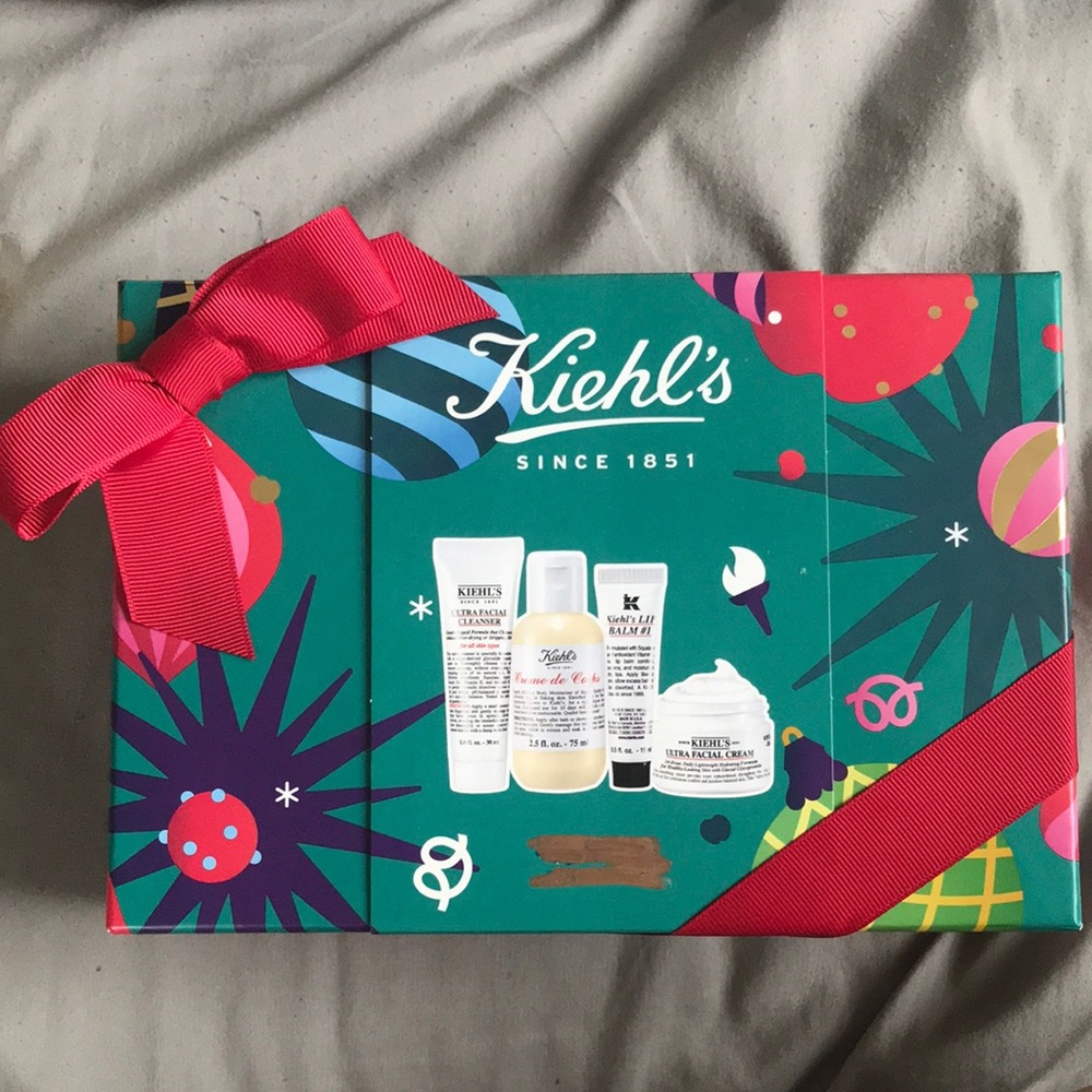 Kiehl’s face and body gift set.